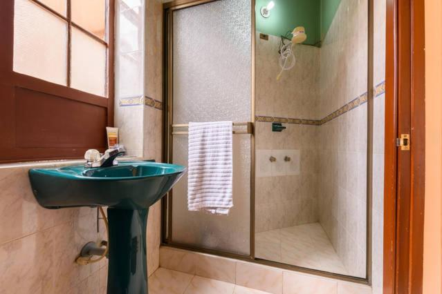 Bathroom 4, Casa del Sol, Santafé de Bogotá