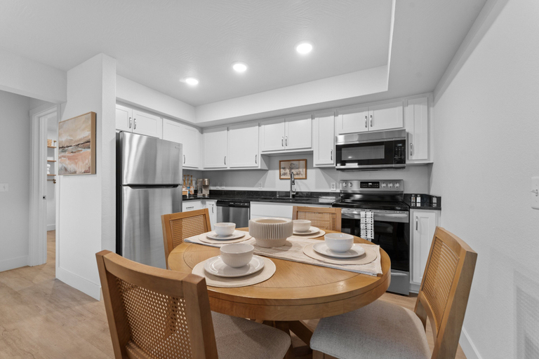 Private kitchen 5, Rc403a- The Landing Lookout 2 Bedroom Condo, Taney
