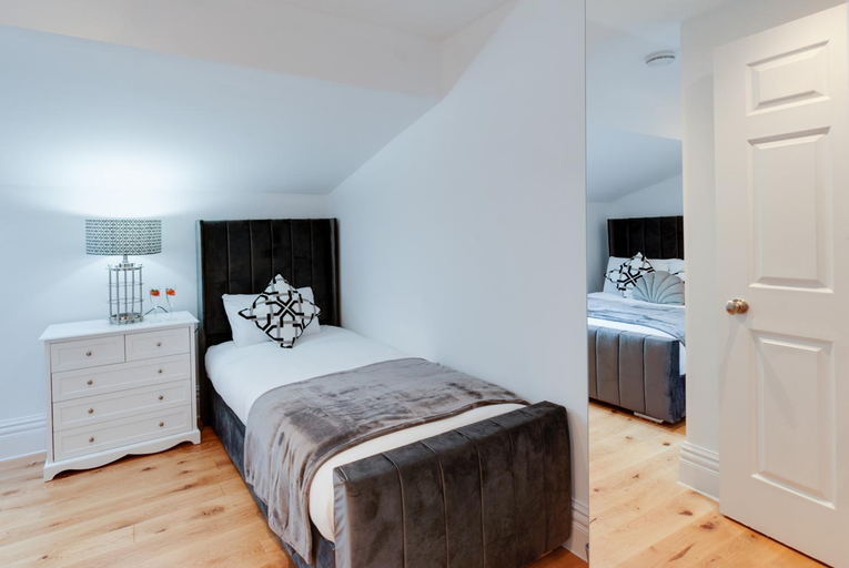 Bedroom 2, 80 by Elite, Sefton