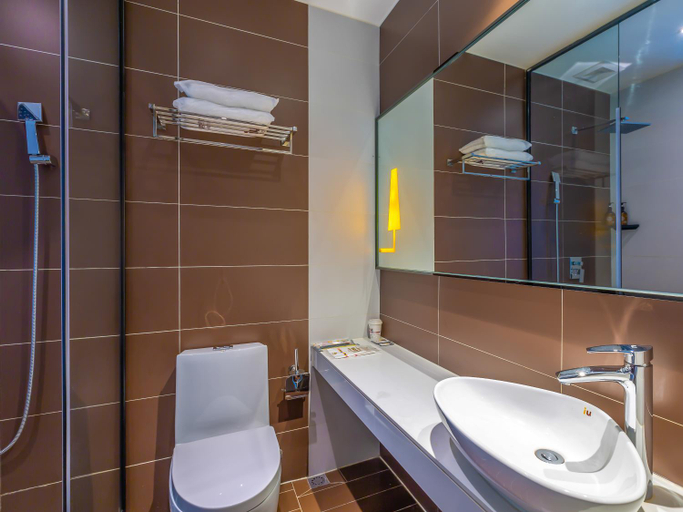 Bathroom 3, IU Hotel Beijing Huilongguan Life Science Park, Beijing