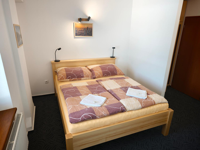 Bedroom 2, Riegrova Chata Kozakov, Semily