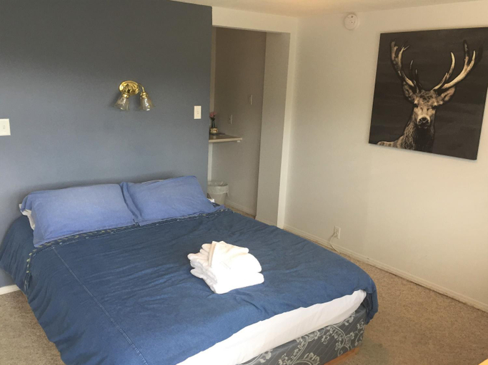 Bedroom 4, Misty River Lodge -, East Kootenay