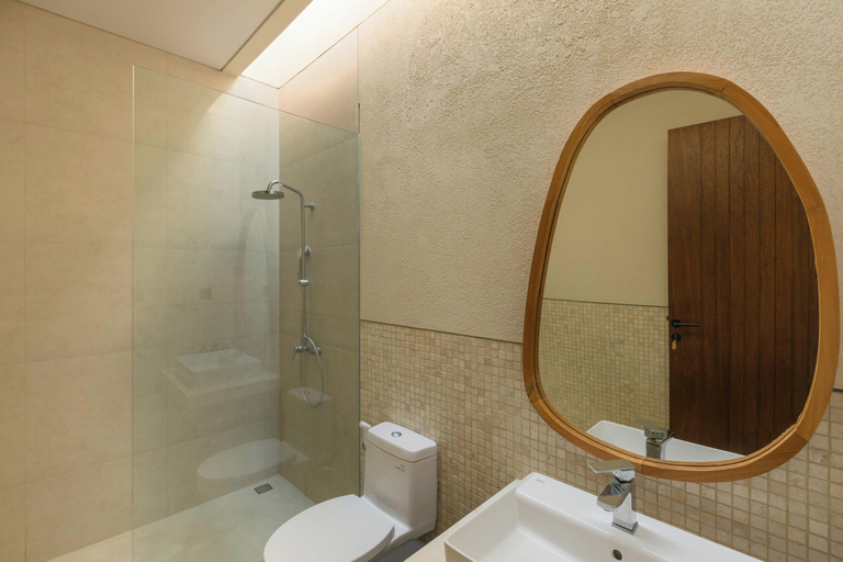 Bathroom 3, Casa Ecru Villa by Betterplace, Badung