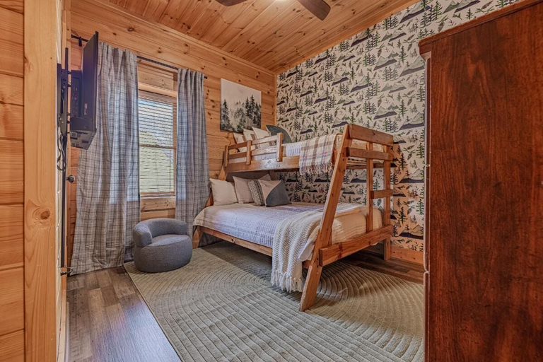 Room 3, Smoky Mountain Haven, Sevier