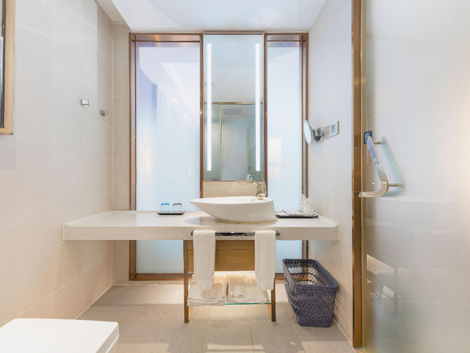 Bathroom 4, Lavande Hotel Shenzhen Bao'an Xin'an Wanda Plaza, Shenzhen