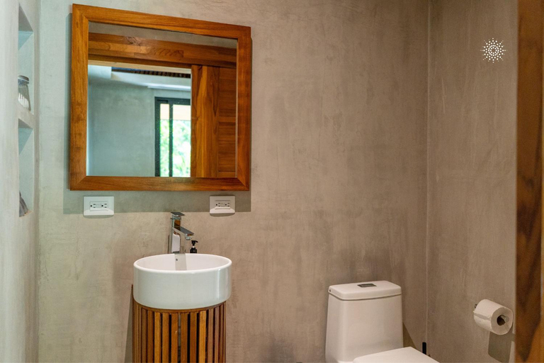 Bathroom 2, Serenity Bungalow, Talamanca