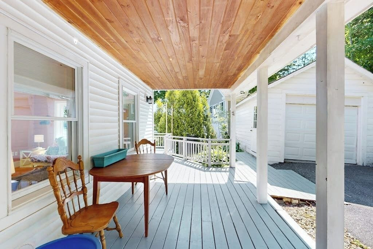 Terrace/patio, Charming Cape-style House With Panoramic River Views and Modern Amenities, Sagadahoc