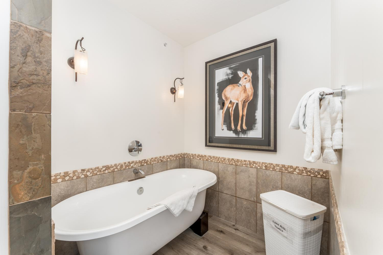 Bathroom 4, Spectacular Penthouse With Amazing Views, Indoor Pool and Hot tub, Division No. 15