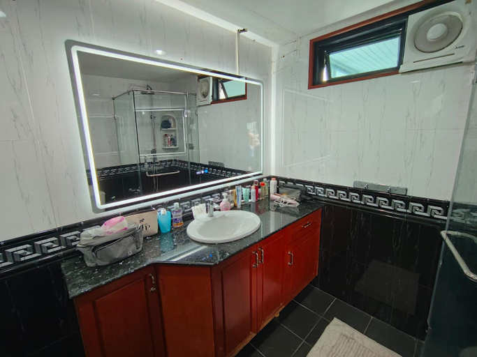 Bathroom 5, Apartment in Patong Tower , Phuket Island