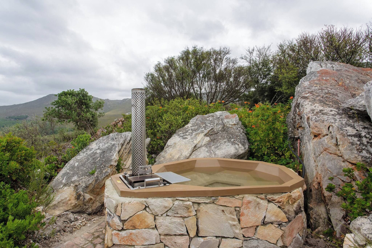 Outdoor spa tub, Barton Blue Crane Near Hermanus Pool & Hot Tub, Overberg