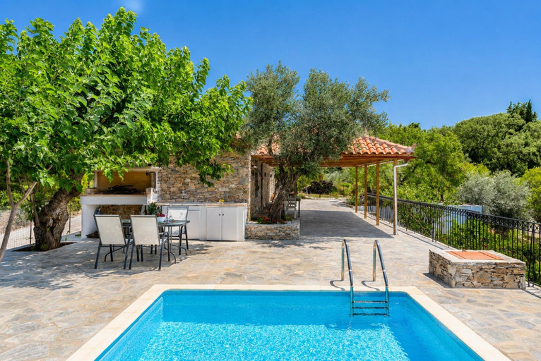3, Oak Tree Cottage, Thessaly