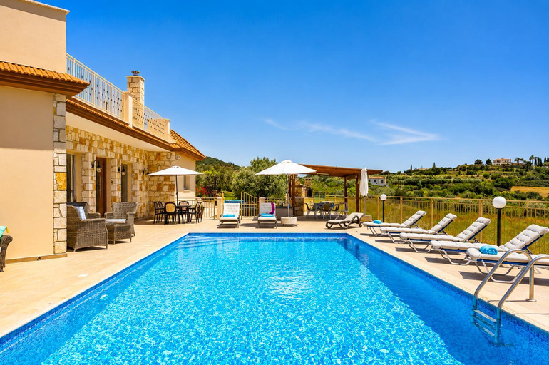 Others 3, Villa Christel