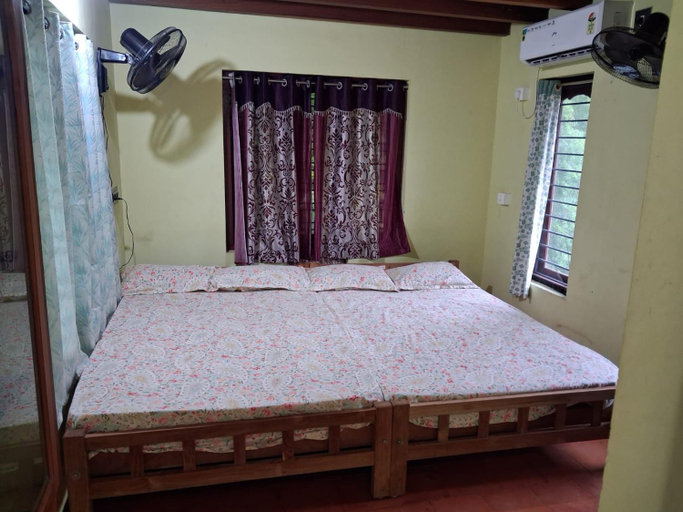 Bedroom 2, Sradha Farm Stay, Palakkad