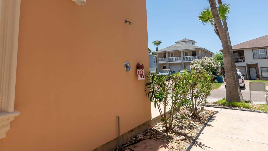 Property grounds 3, 2br Pool, 200 Steps To Beach, High Ceilings Spi 2 Bedroom Apts, Cameron