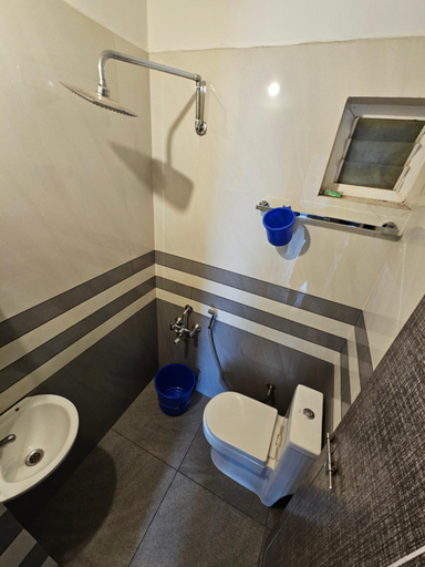 Bathroom 5, Krish Homestays, Idukki