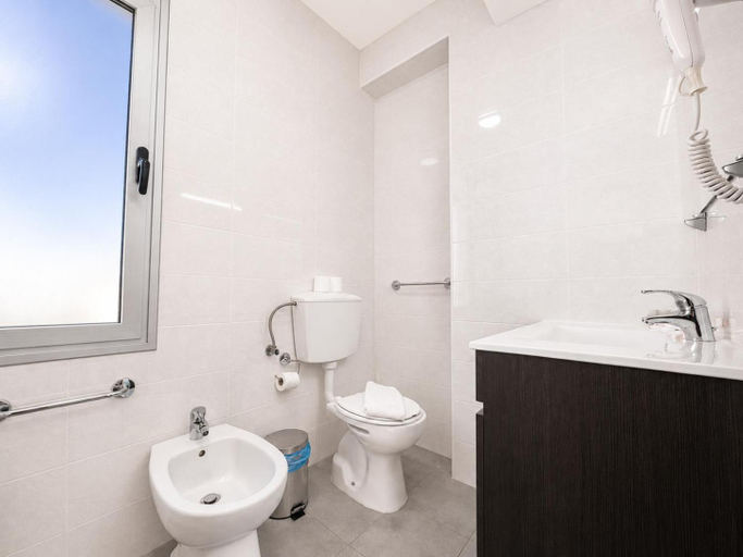 Bathroom 4, Arcadia by Umbral, Ourém