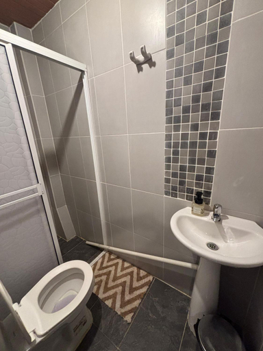 Bathroom 2, Maracuya Hostel, San Rafael