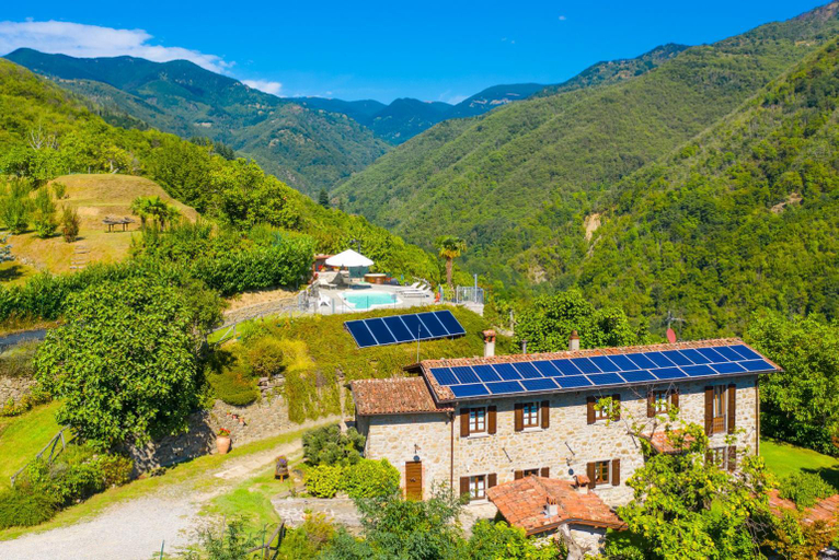 Others 3, Villa Casale Le Selve Large Private Pool, WiFi, Lucca