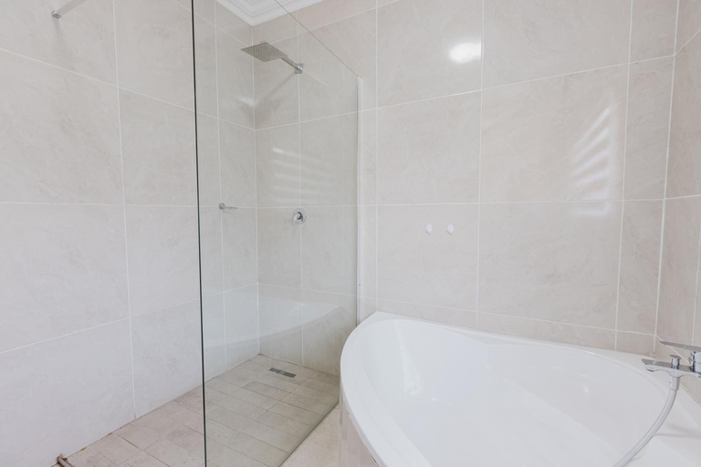 Bathroom 4, Edenvale corner, Ekurhuleni