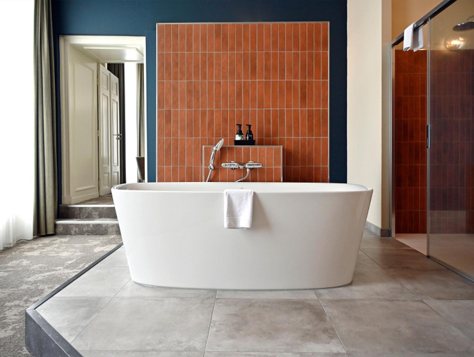 Bathroom 5, Fletcher Hotel Paleis Stadhouderlijk Hof, Leeuwarden