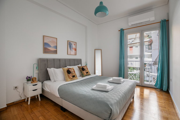 Room 3, Sylka - Warm 1-BR & Balcony in Athens, Attica