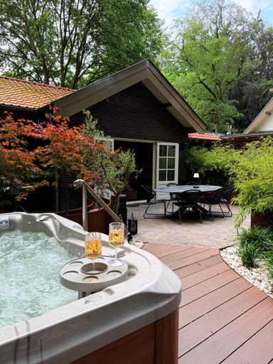 Others 4, Berg en Bos Suite met luxe jacuzzi, Apeldoorn