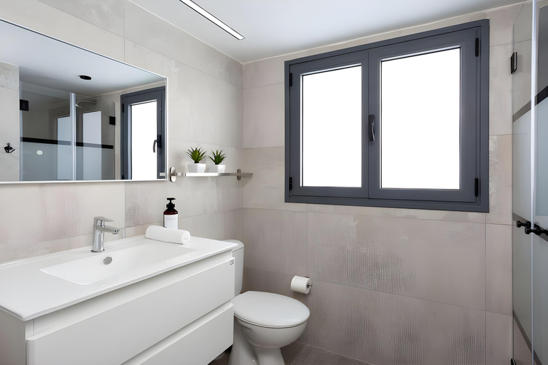 Bathroom 4, Extravagant 3BR Penthouse with jacuzzi on Rotchild