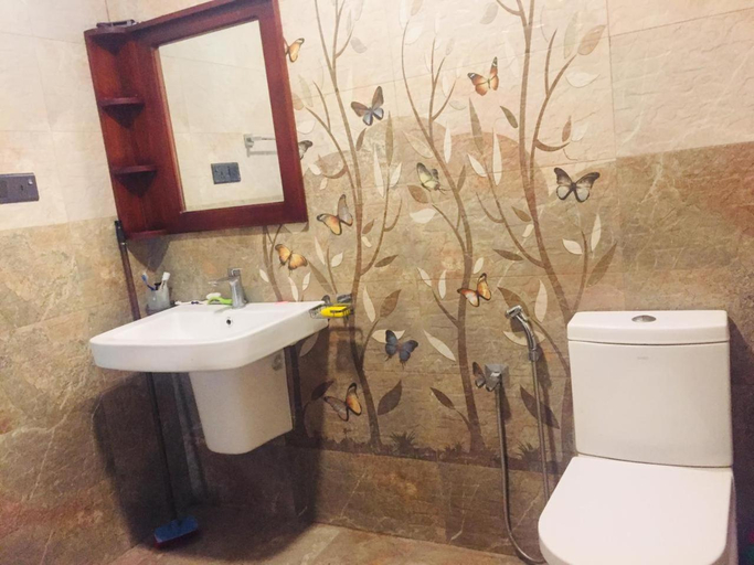 Bathroom 4, Happy Three Holiday Homes, Hikkaduwa