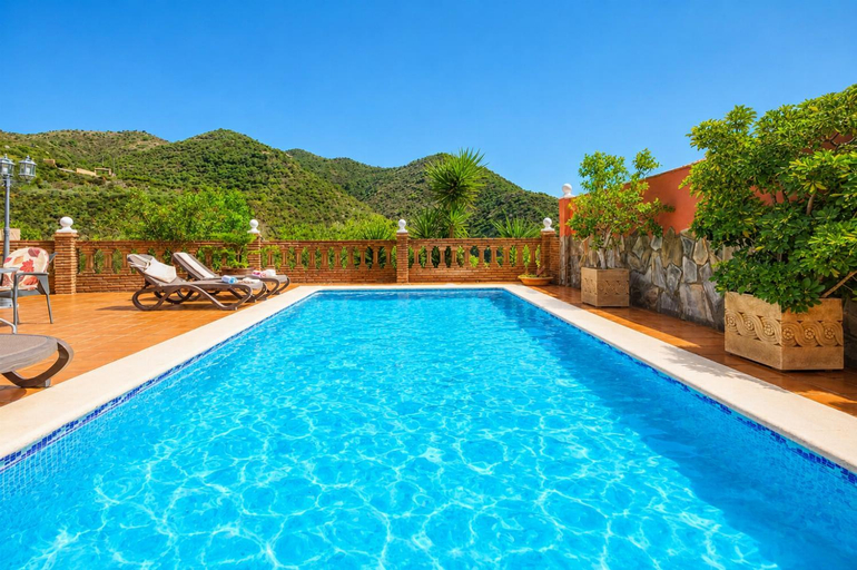 3, Villa Alvarez, Málaga