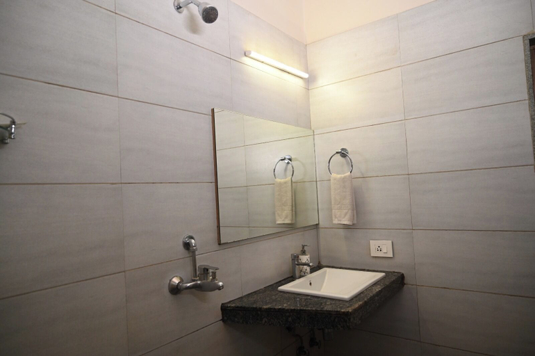 Bathroom 4, HOTEL GENISTA INN, Ranchi