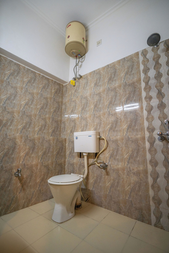 Bathroom 4, Tara Guest House, Varanasi