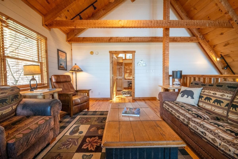 Living area 4, Lamp Post Lodge, Sevier