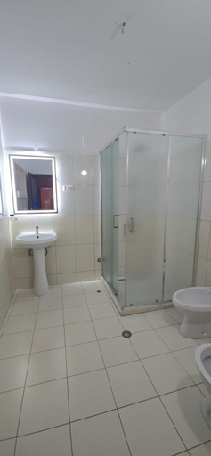 Bathroom, Hotel Belvedere, Pogradecit