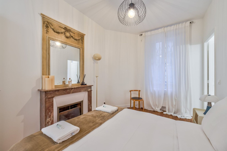 Room 5, Renovated 1BD Walk to 6th 7th and Montparnass, Paris