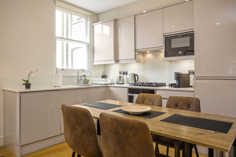 Exterior 2, Fitzrovia Apartments 3BR Sleeps 12 Oxford, London