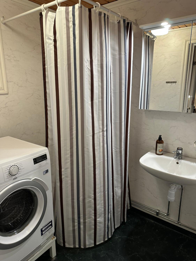 Bathroom 5, Trollebo Sateri, Vetlanda