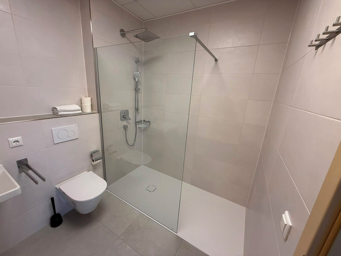 Bathroom 5, Rote Villa Füssen, Ostallgäu