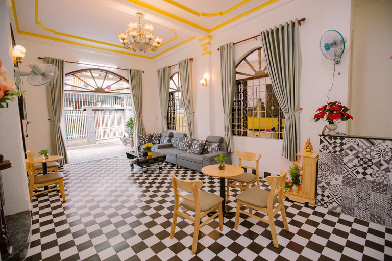 Others 5, Dolly Home, Huế