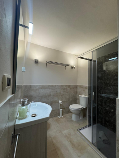 Bathroom 4, I Lumi, Catania