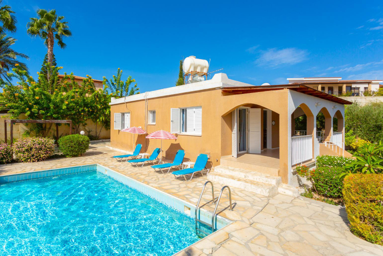 Others 3, Villa Lela Pente
