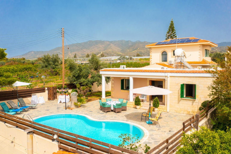 Others 2, Villa Constantinos