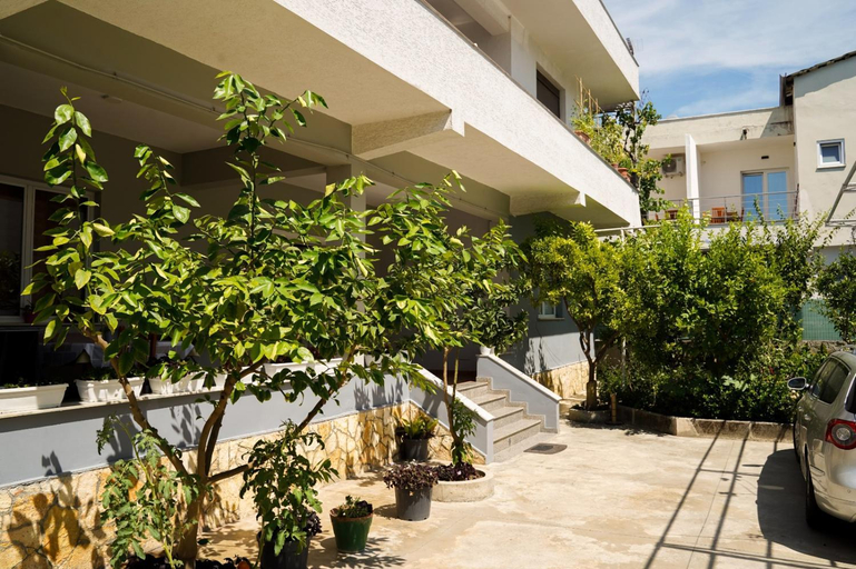 Exterior & Views, Guest House by Roni, Durrësit