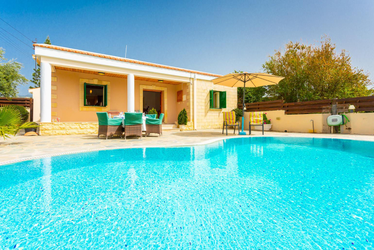 Others 3, Villa Constantinos