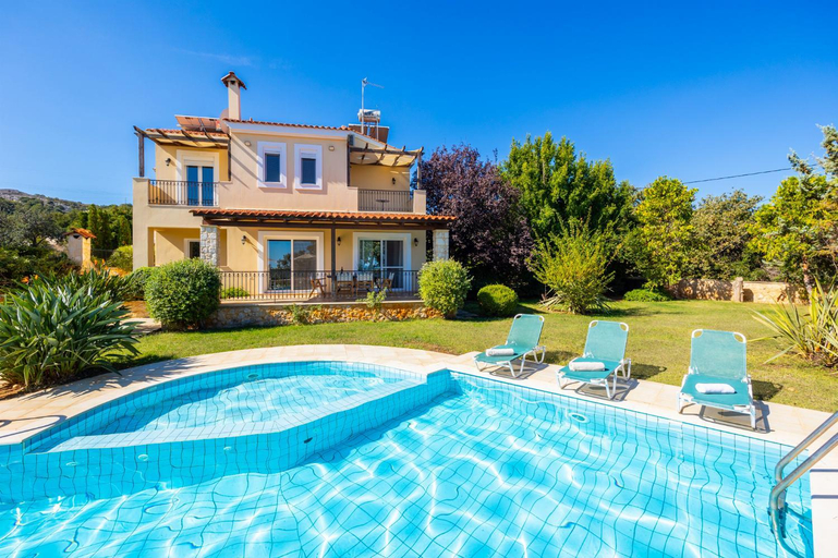 2, Villa Daphni, Crete