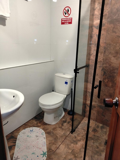 Bathroom, Restaurante y Hostal: De La Villa Pa Sumerce, Topagá