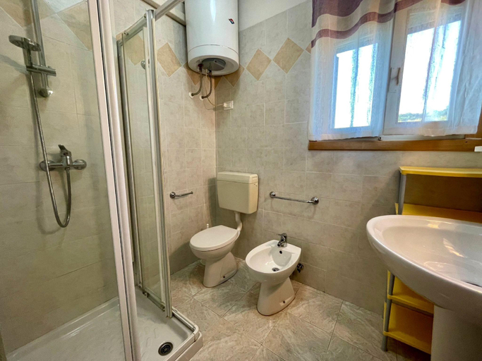 Bathroom, Comfy Villa With Pool and Barbecue, Venezia