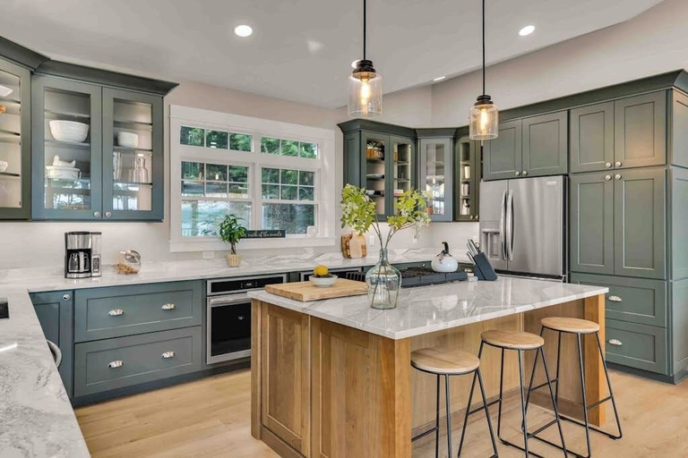 Private kitchen 5, Elegant Lakefront Home Near Bar Harbor & Acadia With Modern Kitchen, Lake Views, Hancock