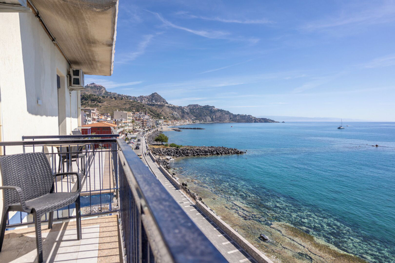 Exterior & Views, IG- "Talia Apartments", Messina
