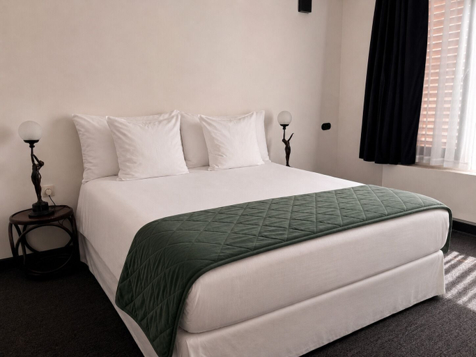 Bedroom 5, Le Berger Latroupe Hotel, Bruxelles