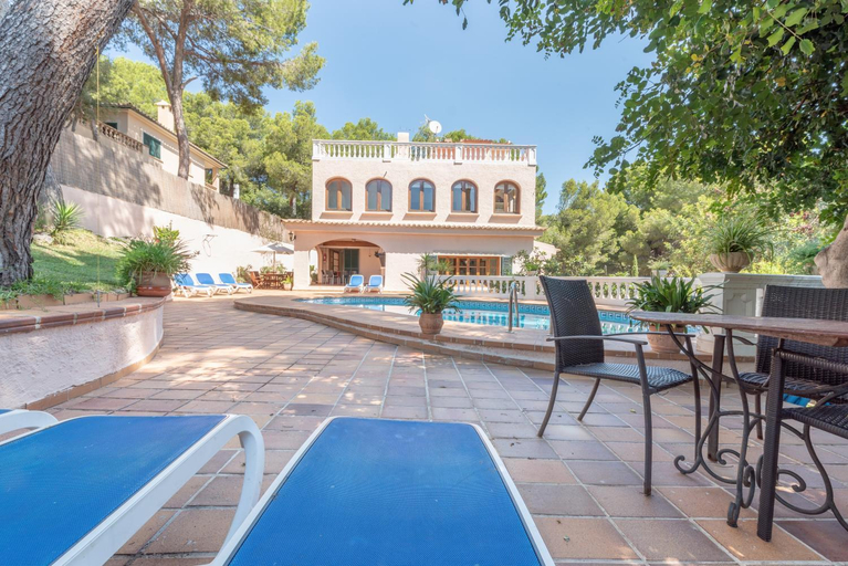Others 5, Villa Costa De Blanes, Baleares